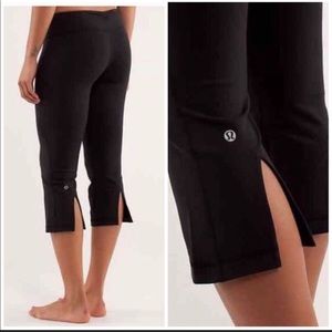 Lululemon black workout crop flare pants